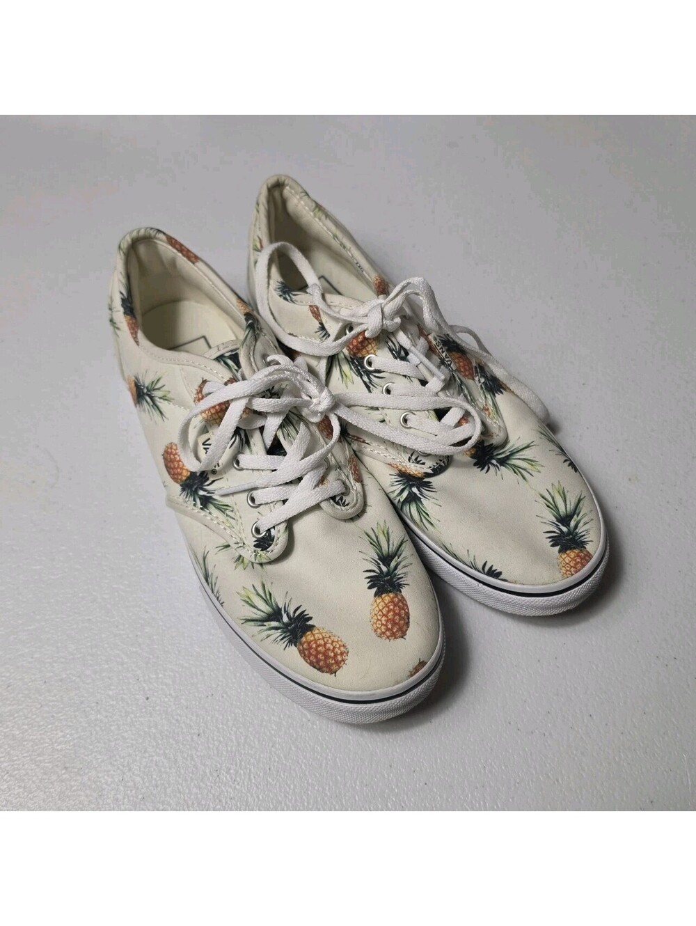 Vans Women's Tropical Low Top Casual Lace Up Sneakers Pineapple Print US Size 7